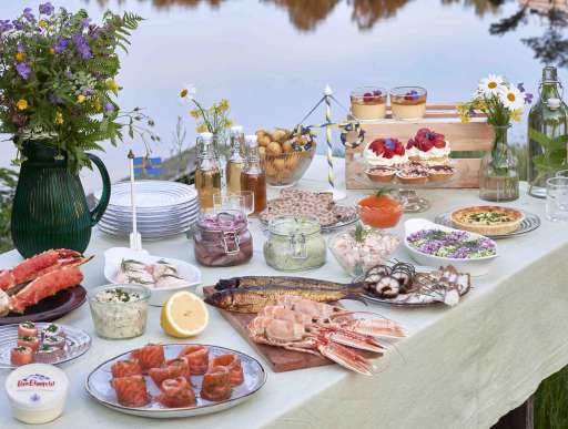 Lisa Elmqvist midsummer table
